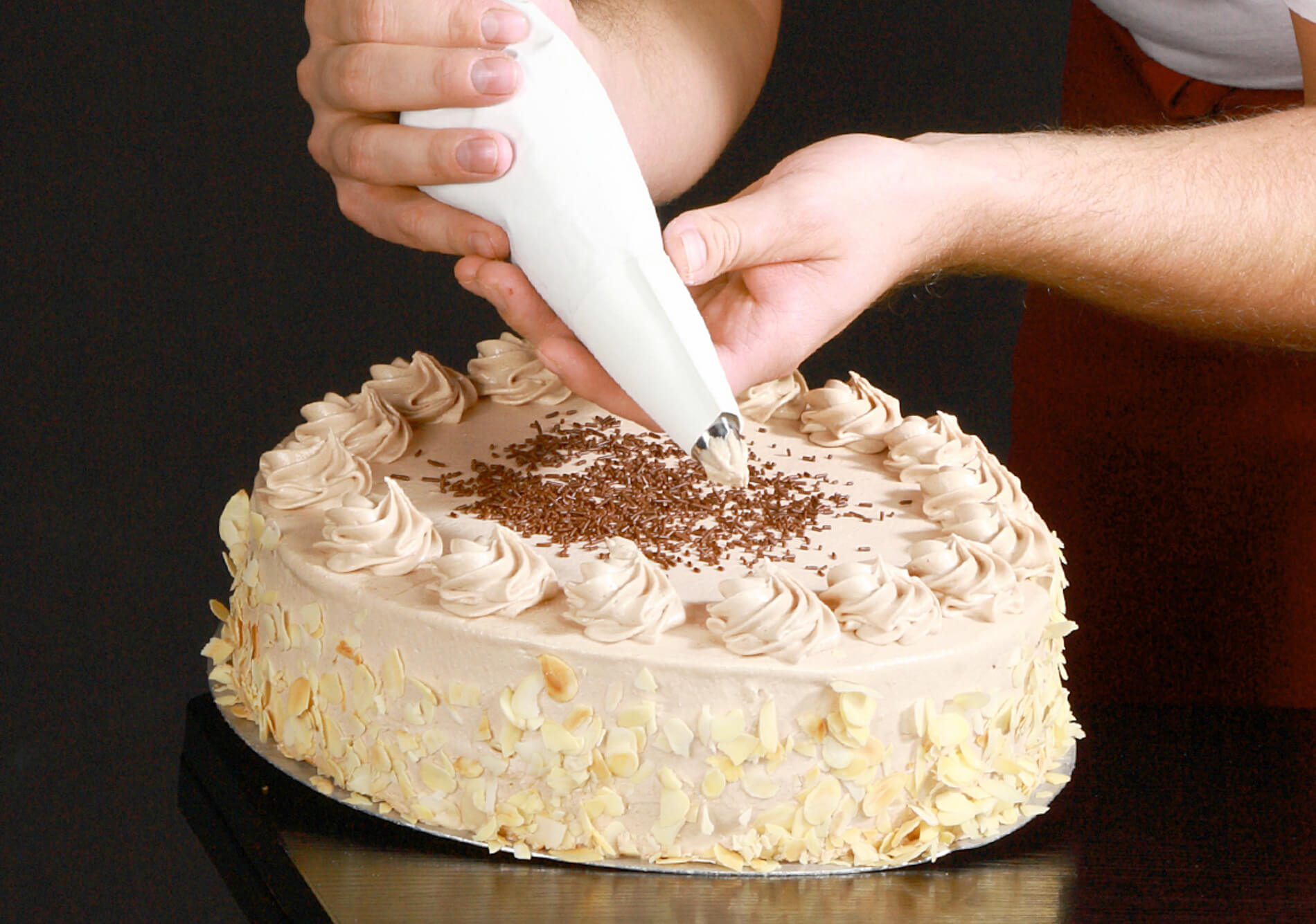 Torte dressieren Schaubäckerei Ullrich Torte dressieren Schaubäckerei Ullrich